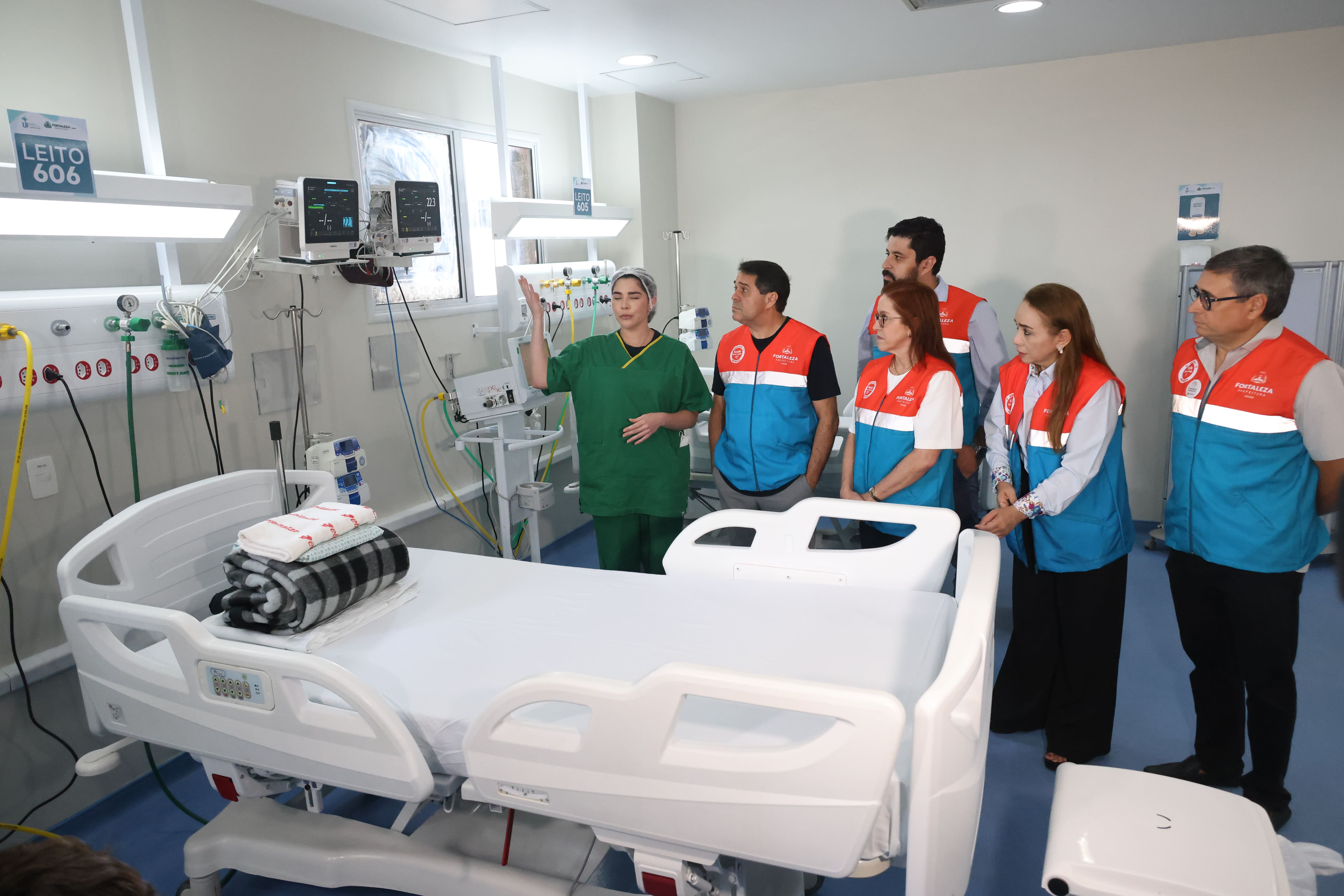 Além dos leitos de UTI, a atual gestão também reformou e reabriu 99 leitos de enfermaria, totalizando 179 leitos hospitalares requalificados e entregues